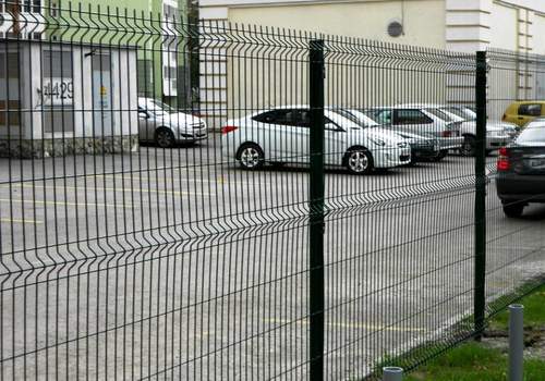 Ограждение парковки офиса, производства в Краснотурьинске